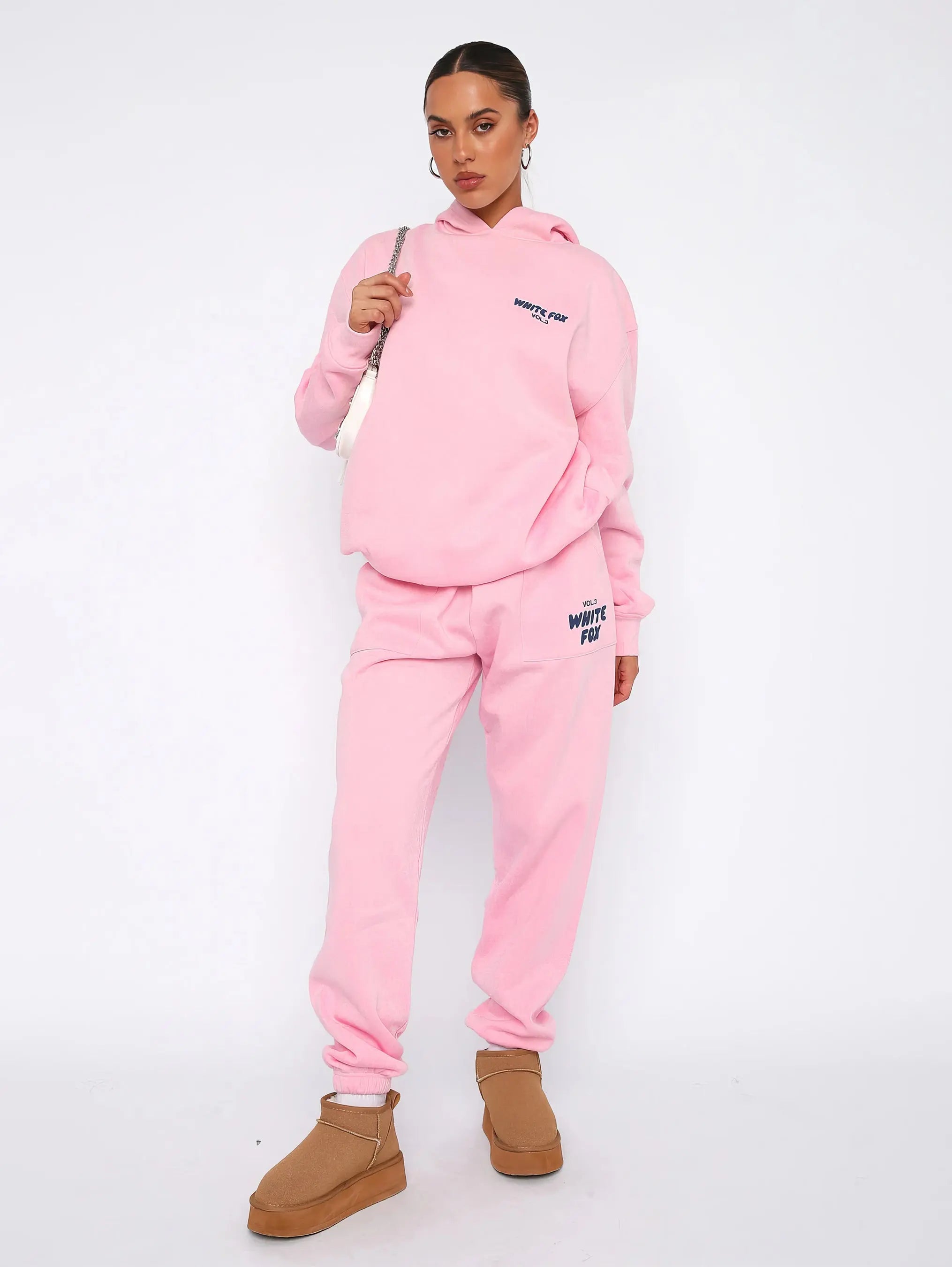 Comfortable Tracksuit – Perfect for Sport and Leisure