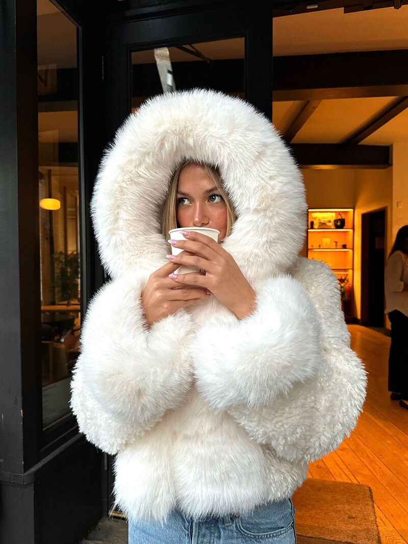 Women's Oversized Faux Fur Hooded Jacket – Luxury Fluffy Winter Coat
