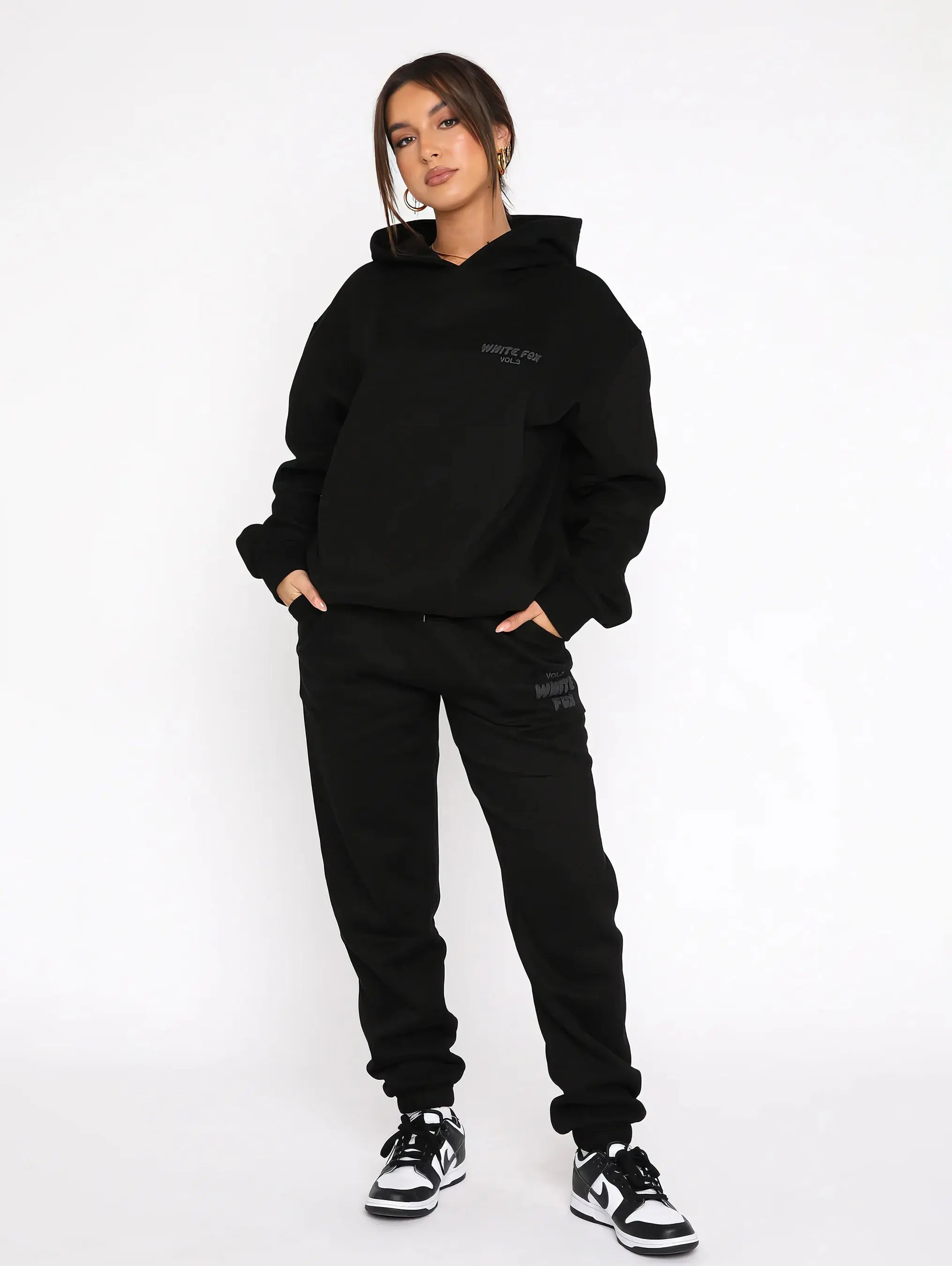 Comfortable Tracksuit – Perfect for Sport and Leisure