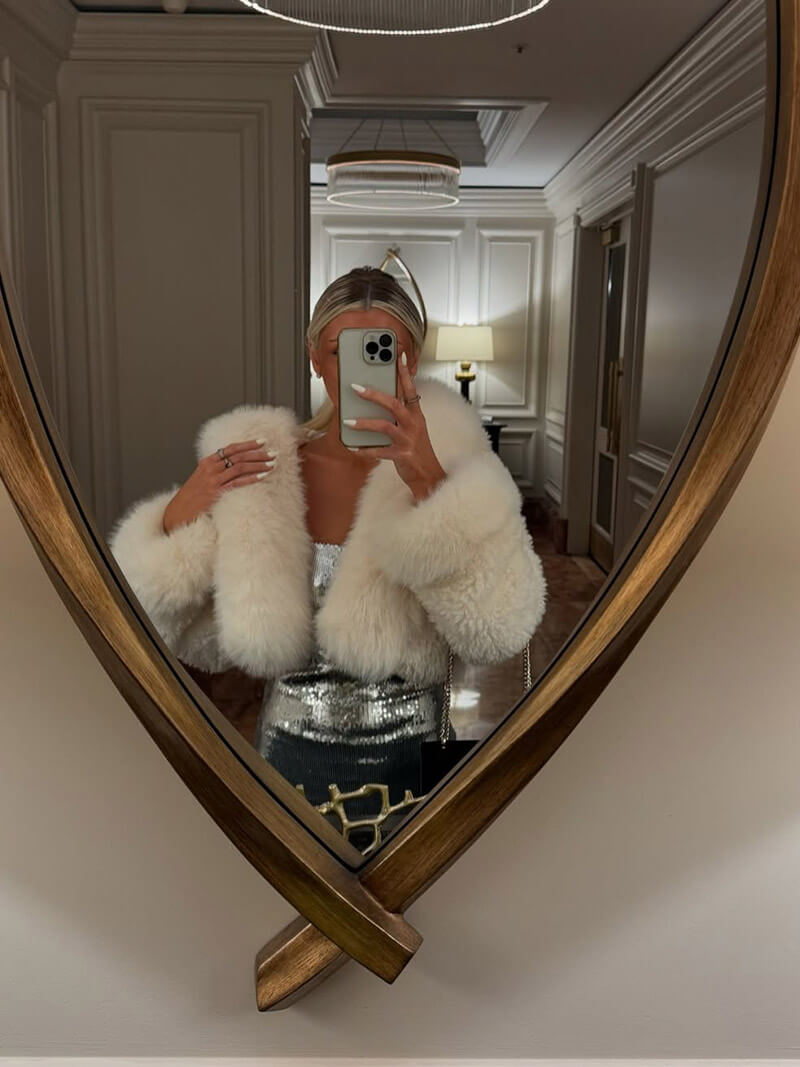 Women's Oversized Faux Fur Hooded Jacket – Luxury Fluffy Winter Coat